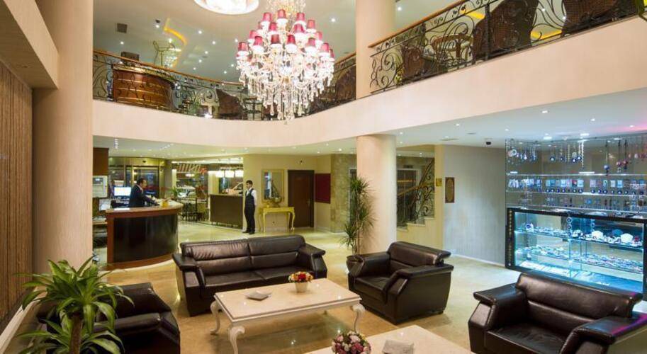 Black Bird Hotel