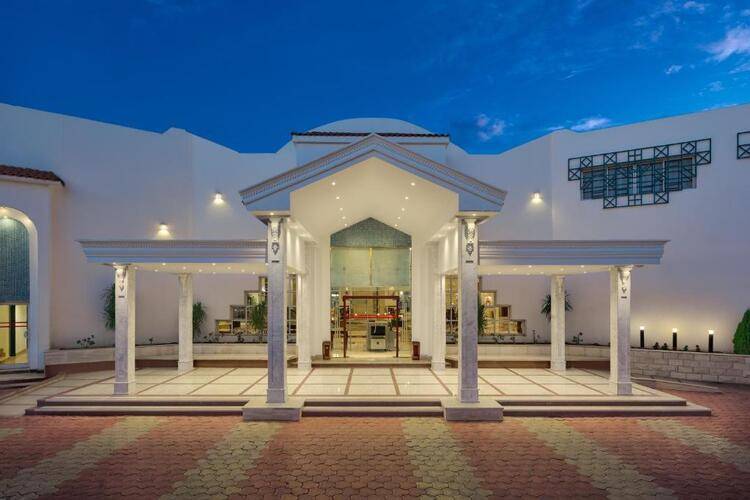 Dreams Beach Resort