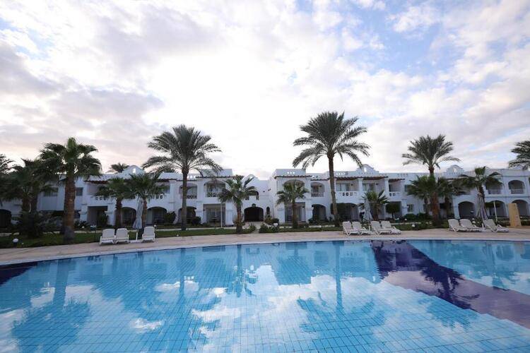 Continental Plaza Beach Resort & Aqua Park