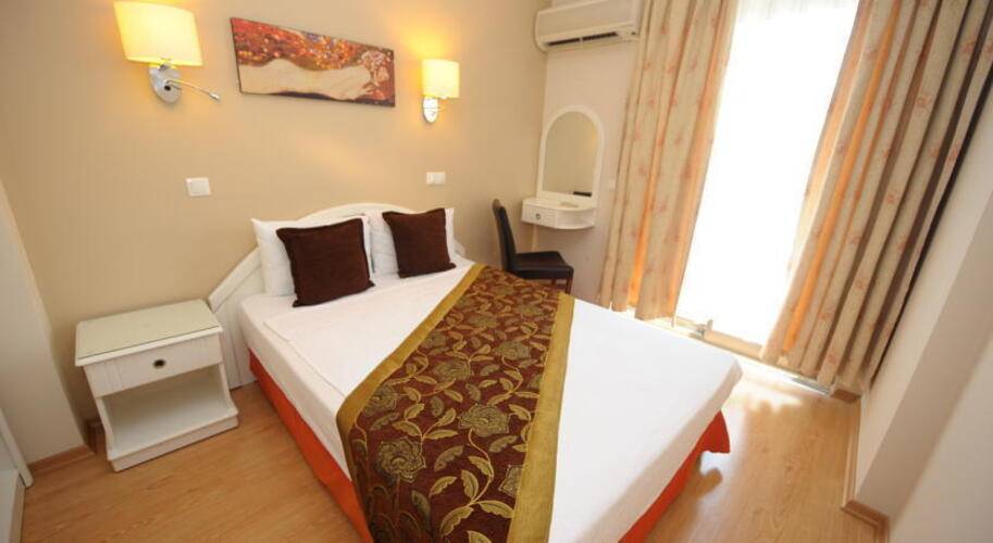 Suite Laguna Hotel