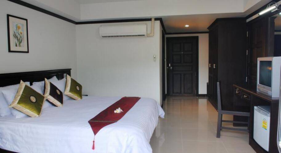 First Residence Hotel
