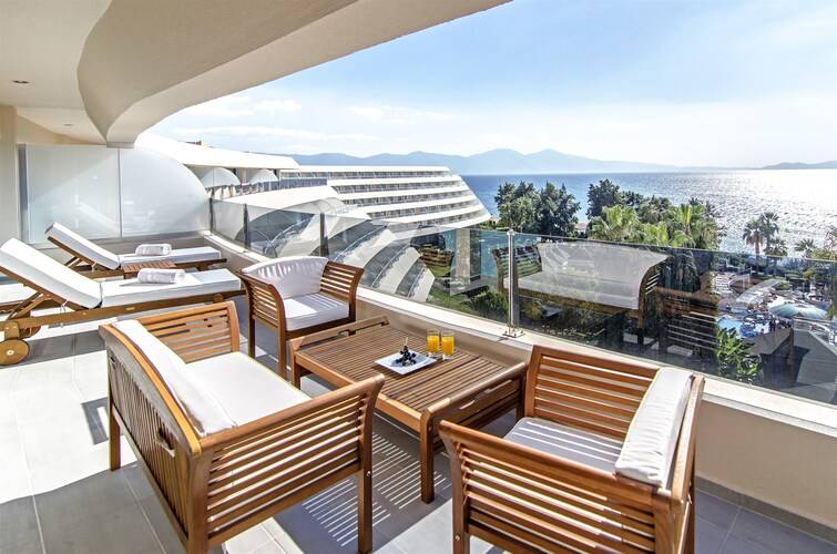 The Grand Blue Sky Hotel