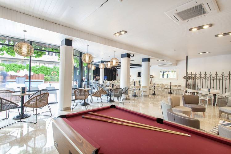 Xaine Park Hotel