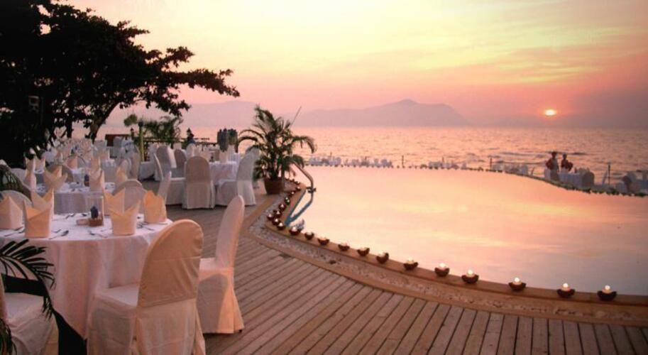 Sunset Park Resort & Spa