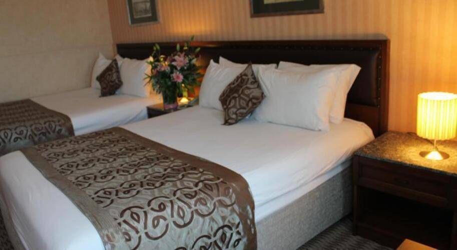 Adela Hotel