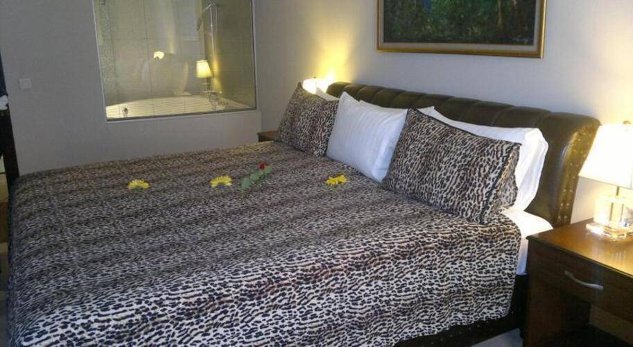 Adela Hotel
