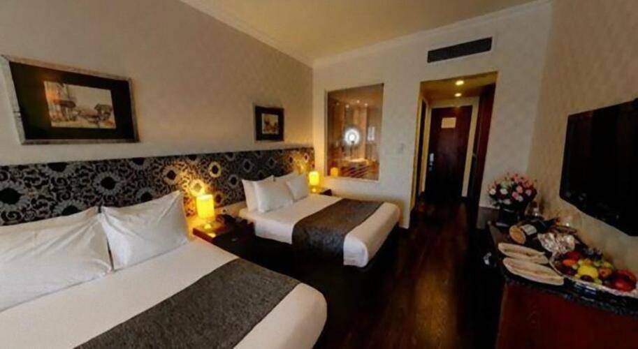 Adela Hotel