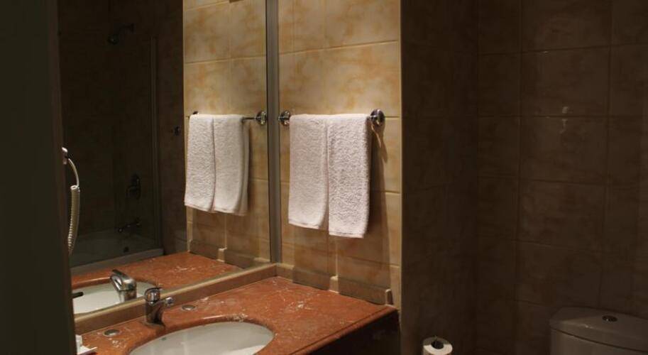 Adela Hotel