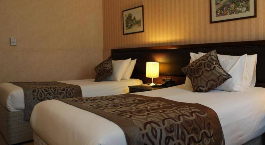 Adela Hotel