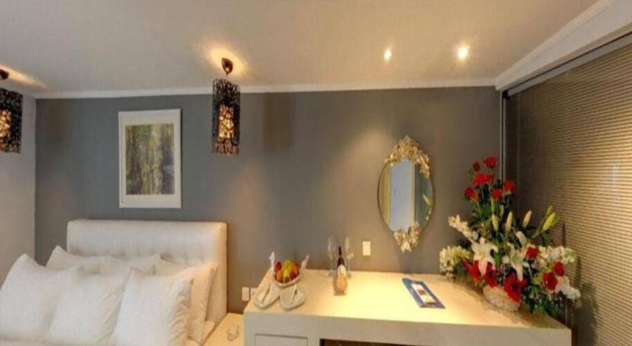 Adela Hotel