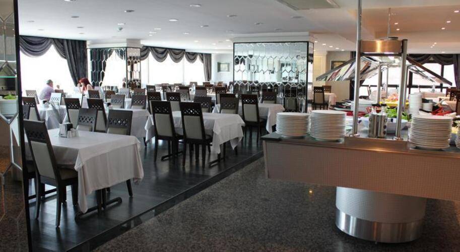 Adela Hotel