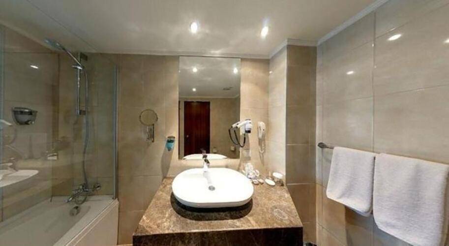 Adela Hotel
