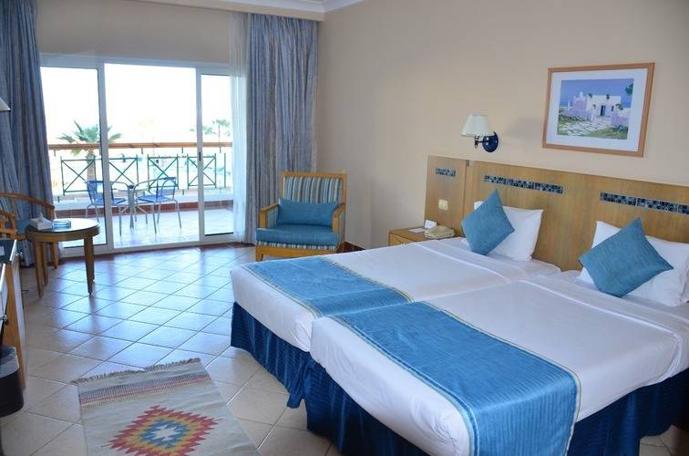 Ivy Cyrene Island Aqua Park Resort
