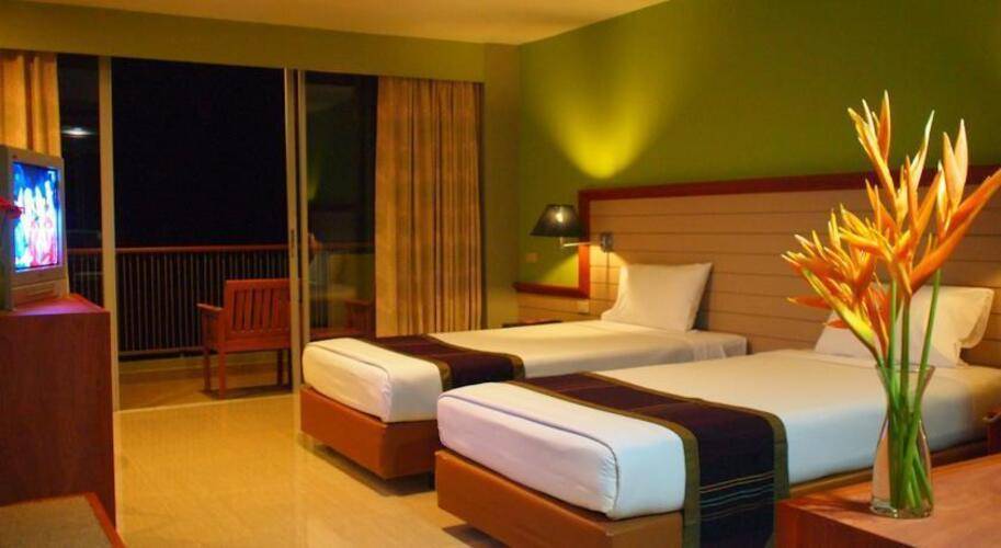 Long Beach Cha Am Hotel