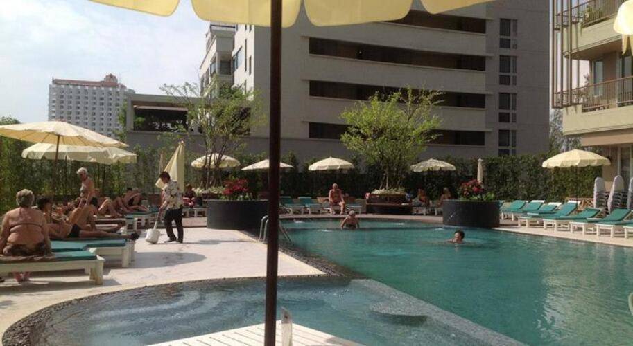 Long Beach Cha Am Hotel