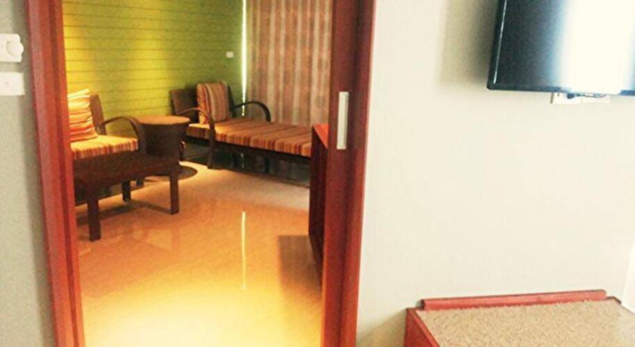Long Beach Cha Am Hotel