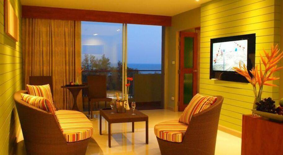 Long Beach Cha Am Hotel