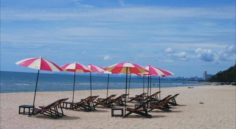 Long Beach Cha Am Hotel