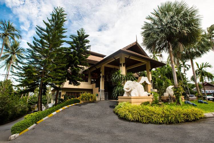 The Fair House Beach Resort