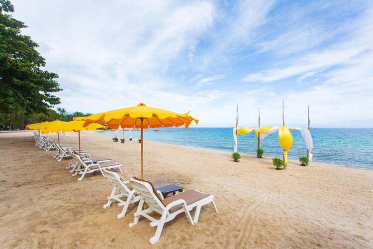 The Fair House Beach Resort