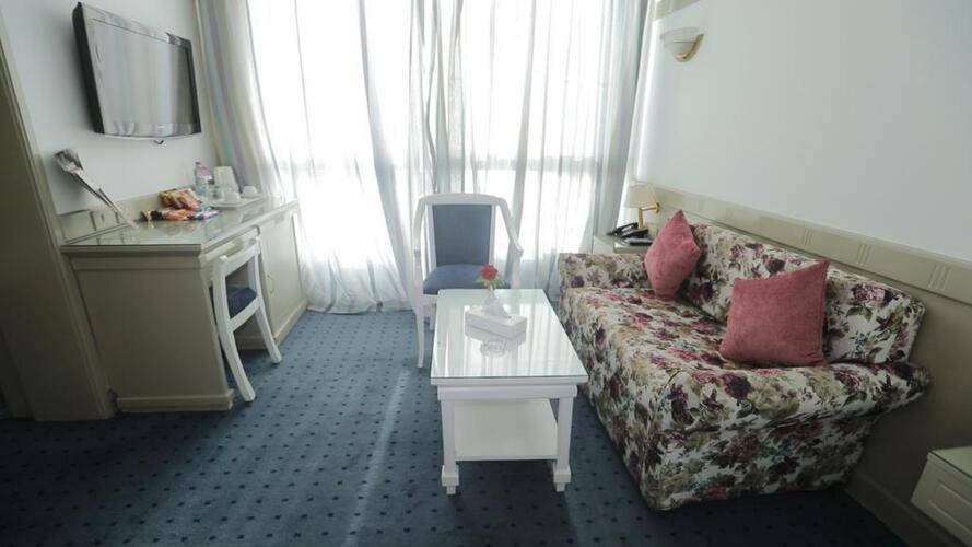 Mercure Romance