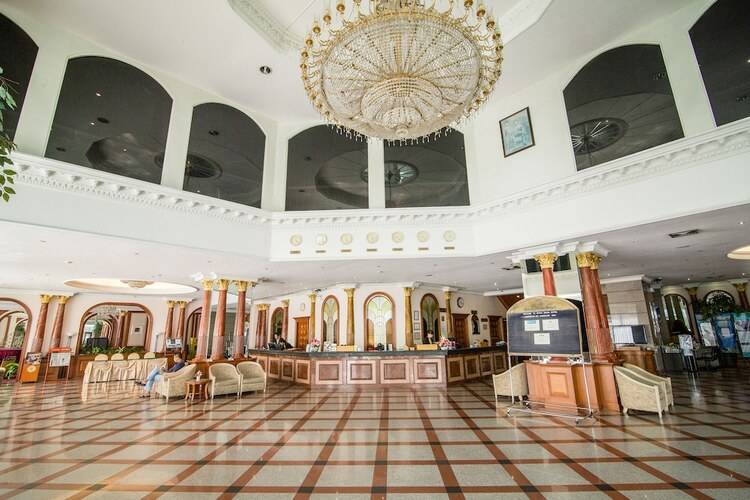 Royal Benja Hotel