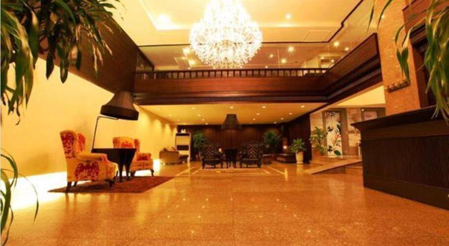 White Palace Hotel