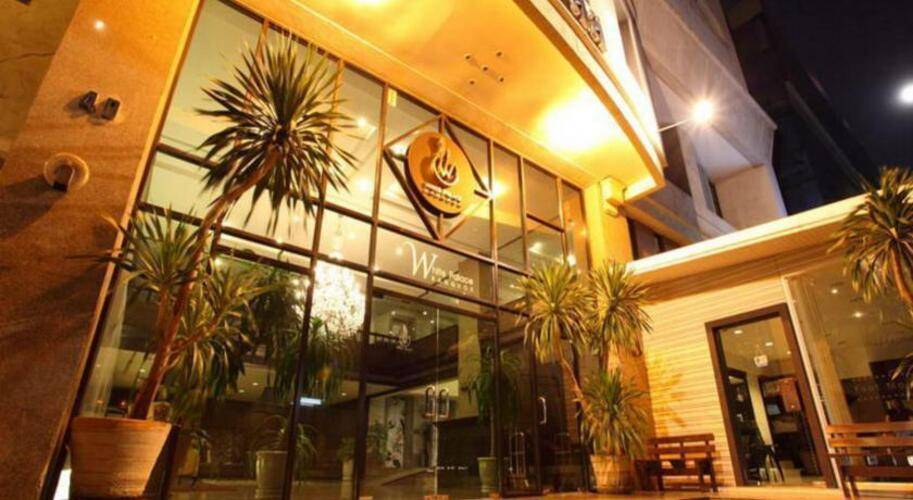 White Palace Hotel