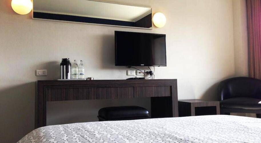 White Palace Hotel