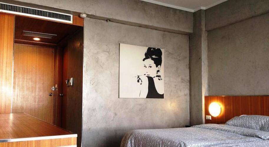 White Palace Hotel