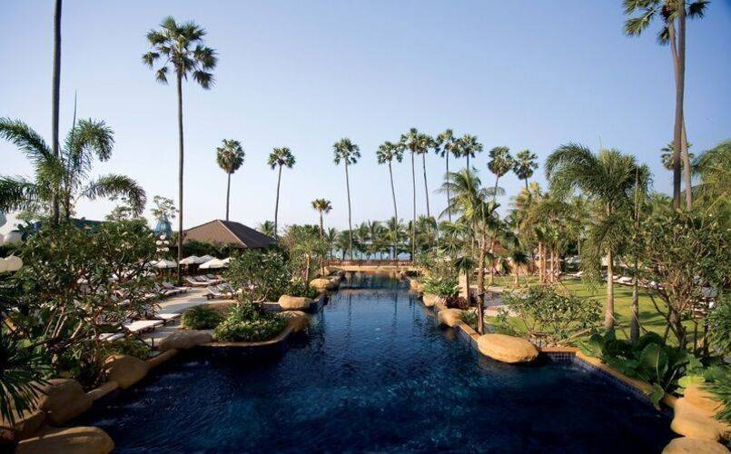 Jomtien Palm Beach Hotel