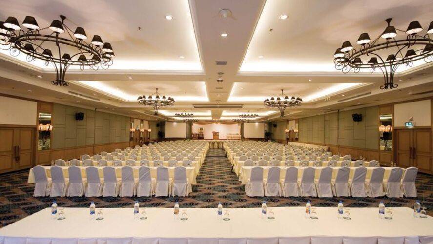 Jomtien Palm Beach Hotel