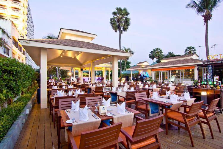 Grand Jomtien Palace Hotel