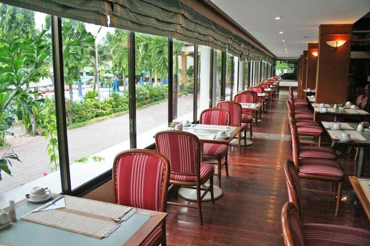 Grand Jomtien Palace Hotel