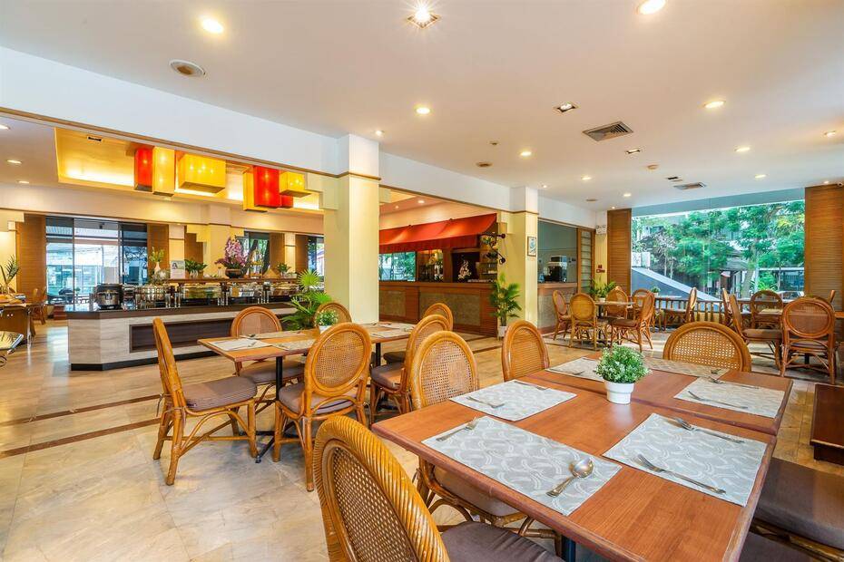 Cosy Beach Hotel