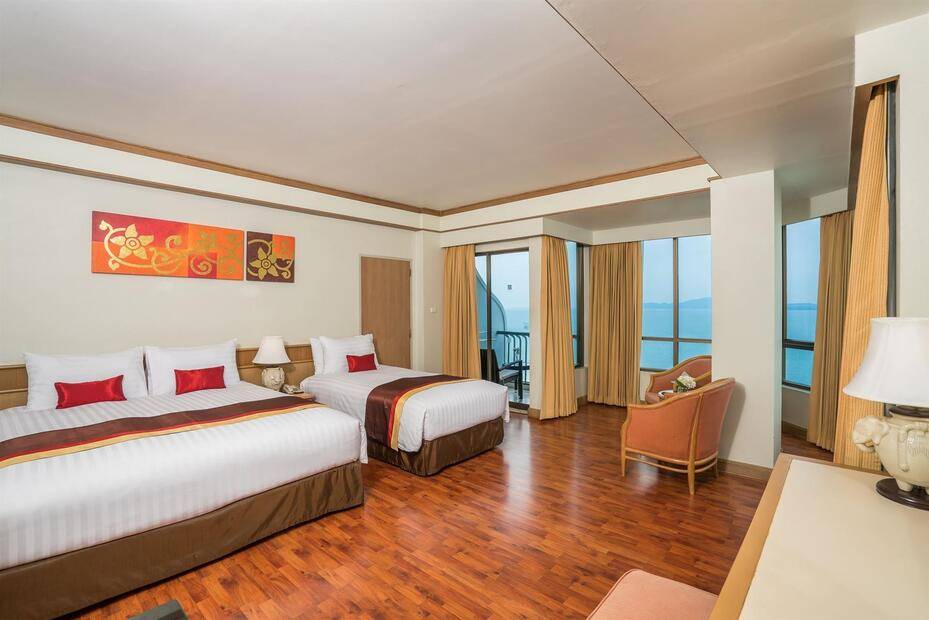Cosy Beach Hotel
