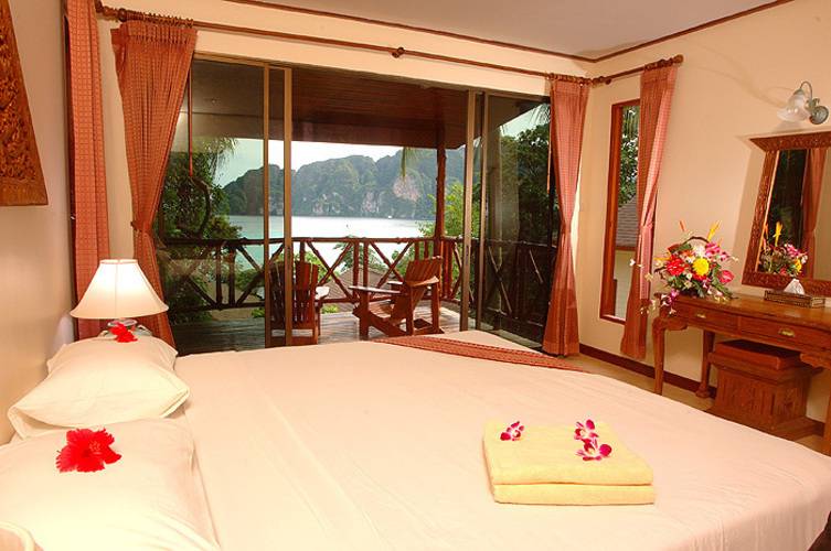 Phi Phi Bayview Premier Resort (Ex.Arayaburi Resort)
