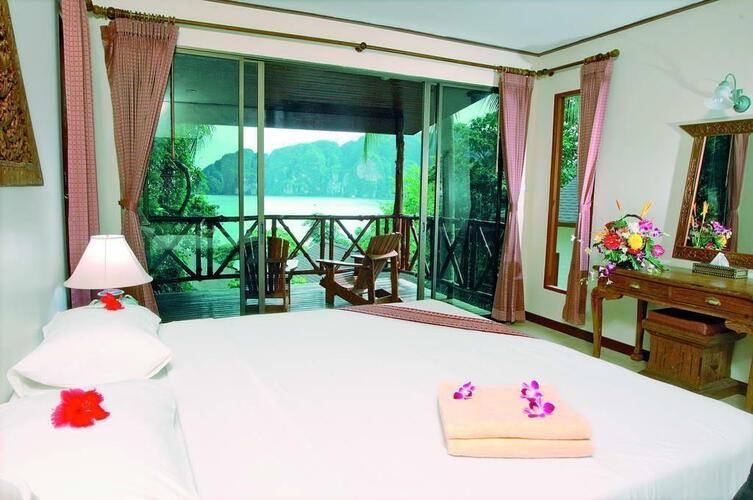 Phi Phi Bayview Premier Resort (Ex.Arayaburi Resort)
