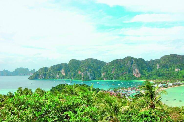 Phi Phi Bayview Premier Resort (Ex.Arayaburi Resort)