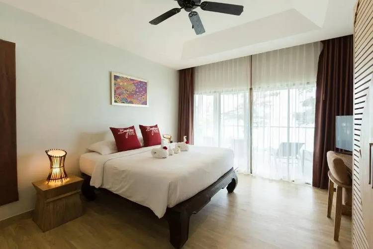 Phi Phi Bayview Premier Resort (Ex.Arayaburi Resort)