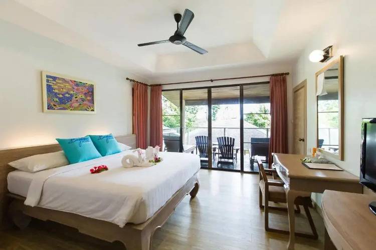 Phi Phi Bayview Premier Resort (Ex.Arayaburi Resort)