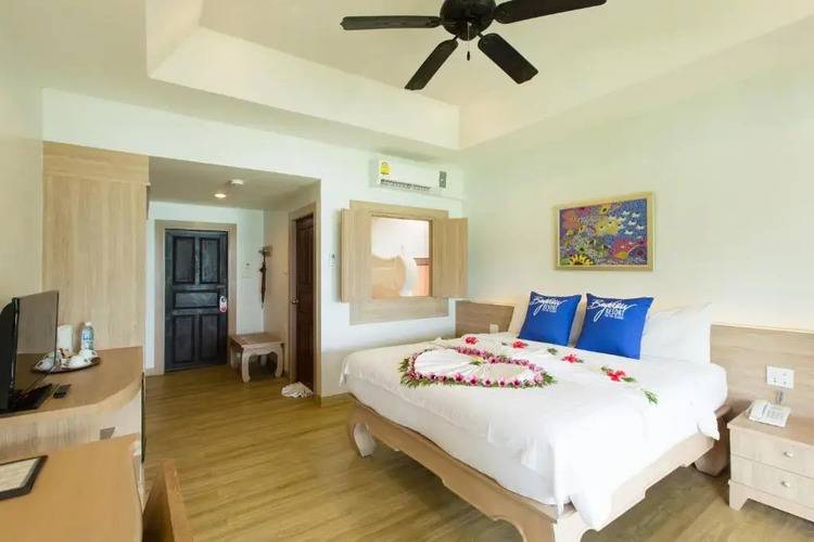 Phi Phi Bayview Premier Resort (Ex.Arayaburi Resort)