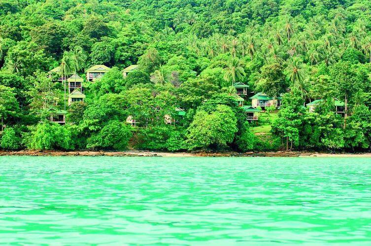 Phi Phi Bayview Premier Resort (Ex.Arayaburi Resort)