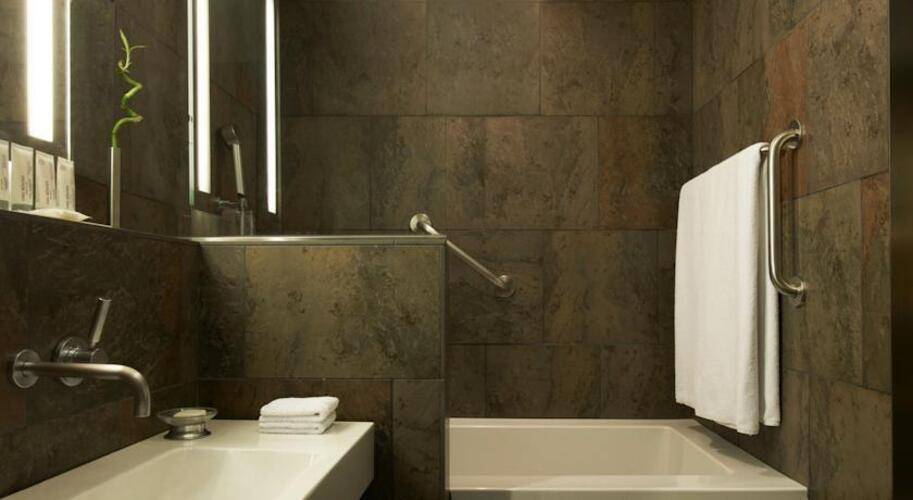 Le Meridien Barcelona Hotel — фото 10