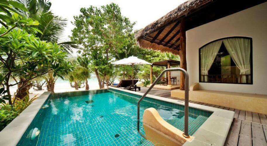 Paradee Resort