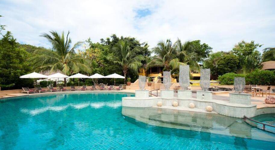 Paradee Resort