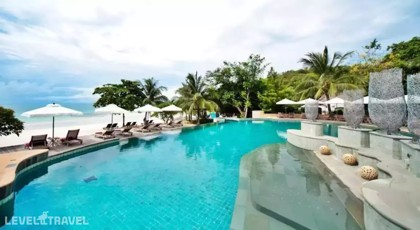 Paradee Resort
