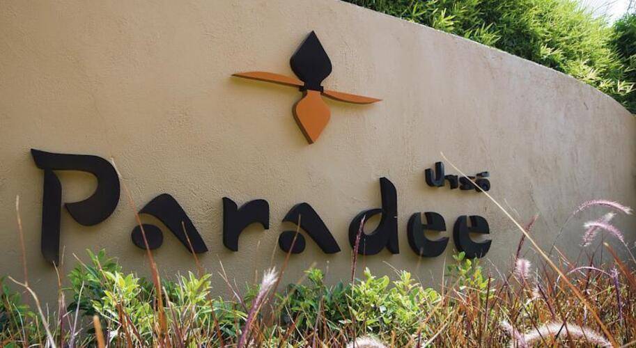 Paradee Resort