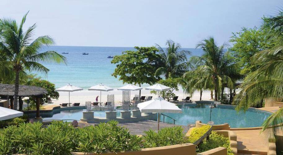 Paradee Resort