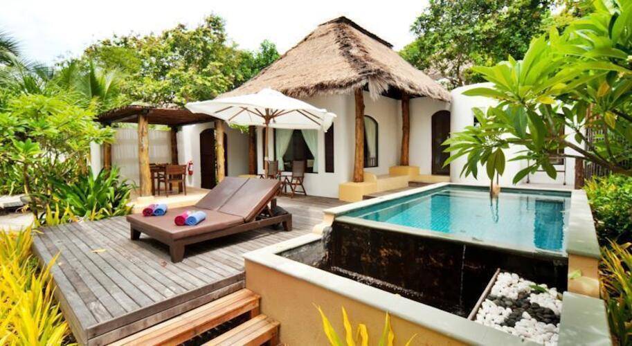 Paradee Resort